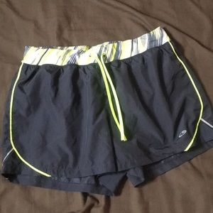 Girl Champion swim shorts 20$